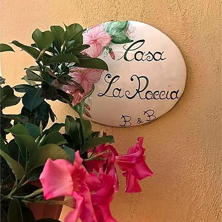 Bed & Breakfast Casa La Roccia 3*